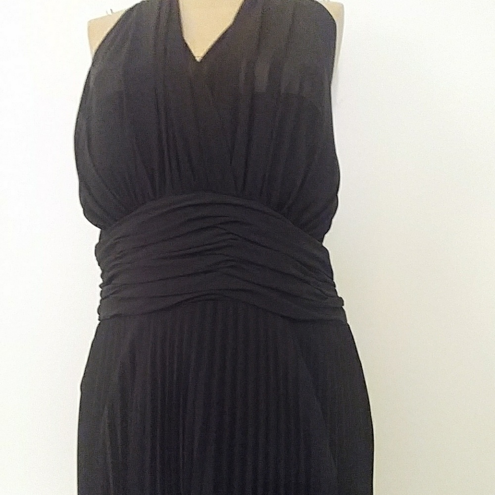 Dress - Picture 3 of 3